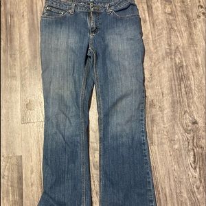 car-hartt bel bottom jeans sold as size 7-8 fits closer to a 6-7